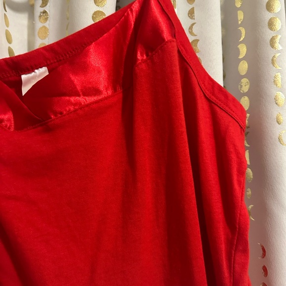 Women's Red Satin-Trim Camisole Tank Top - Picture 2 of 4